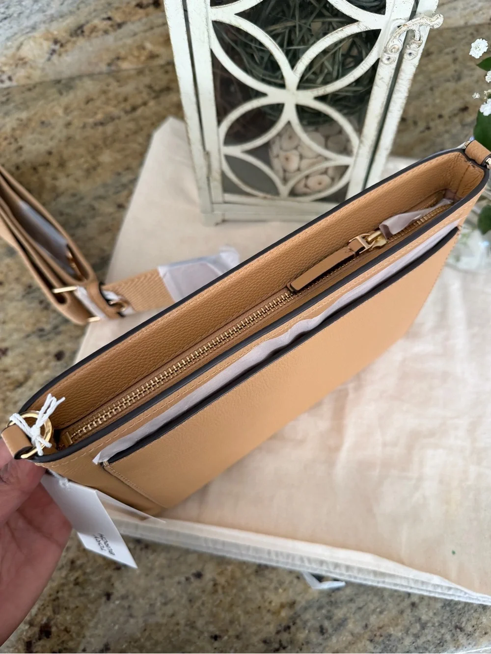 NEW Tory Burch Blake Swingpack Leather Crossbody 176874 Warm Biscuit $300